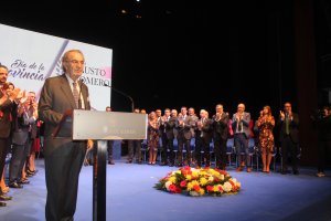 Fausto Romero-Miura, Medalla de Oro de la Provincia.