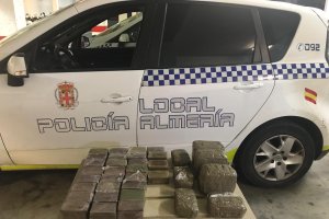 Droga encontrada por la Policía Local en un coche.