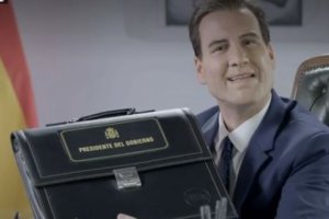 Joaquín Reyes parodia a Pedro Sánchez, presidente del Gobierno.