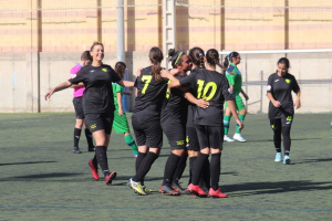 Las jugadoras ejidenses celebrando un gol.