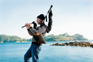 Carlos Núñez con su inseparable gaita.