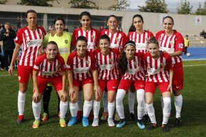 Las rojiblancas siguen al frente de la clasificación.