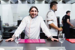 Tony García Espacio Gastronómico, en Avenida Hotel, es el nuevo restaurante de este reconocido chef almeriense.