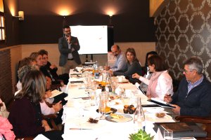 Desarrollo del encuentro en Restaurante La Costa.