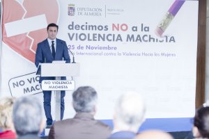 Javier Aureliano, vicepresidente de la Diputación, en un acto contra la violencia machista.