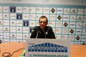 Alberto González en la sala de prensa de Santo Domingo.