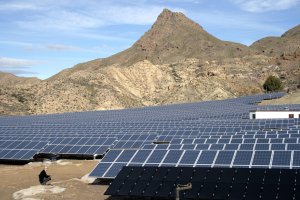 Un campo solar fotovoltaico inaugurado hace ocho años en Rioja.