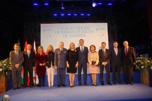 Amplia representación institucional y colegial en el acto del Colegio de Farmacéuticos de Almería.