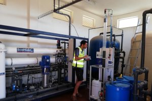 Trabajo de campo durante el pasado julio, en la potabilizadora de Benizalón.