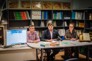 Presentación de la digitalización del Archivo por el concejal de Nuevas Tecnologías.