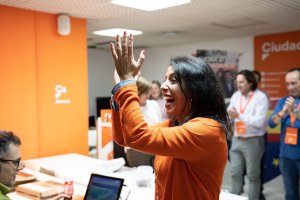 Marta Bosquet celebra los resultados de C\'s en su sede