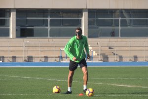 Caballero con máscara.