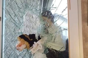 Estado en el que apareció el templete y la talla este martes.