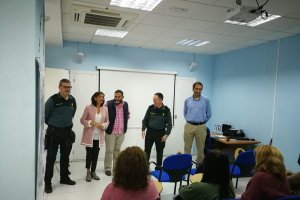 Guardia civil y técnicos de prevención han colaborado en la formación.
