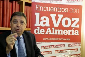 Luis Planas en su última visita a la redacción de La Voz de Almería