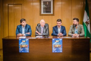 Alcalde, concejal y promotores, en la presentación del Roquetas Gaming Show.