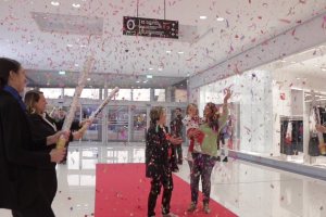 La visitante un millón del centro comercial Torrecárdenas.