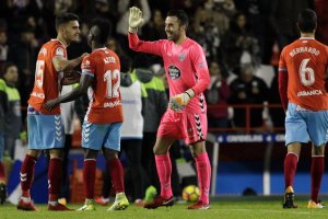Juan Carlos junto a Azeez y Luis en el Anxo Carro.