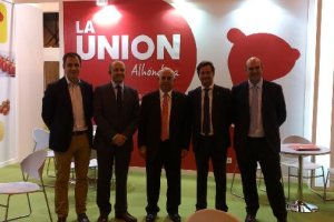 Representantes del Ayuntamiento de El Ejido el año pasado en el stand de La Unión. 