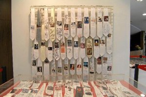 Las corbatas que el director del auditorio ha llevado para cada artista y actuacióntyle>.a