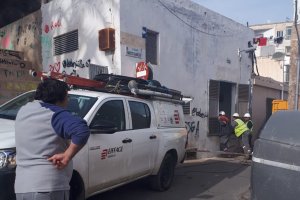 Instalaciones eléctricas situadas en la calle Fausto García.