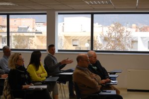 Los asistentes realizaron valiosas aportaciones al debate.