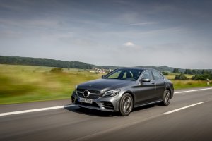Mercedes-Benz ofrece a día de hoy 19 modelos con tecnología de hibridación suave