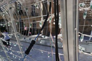 El túnel de luz ha sido víctima de un acto vandálico.