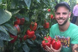 Juan Jiménez, en su invernadero.