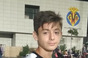 Adrián en la Ciudad Deportiva del Villarreal.