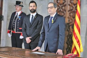 El presidente de la Generalitat, Quim Torra, en su jura ante el presidente del Parlament