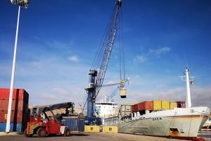 Marmol, cristal o plástico son algunos de los meteriales que se transportan.