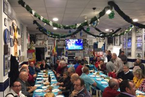 Una cena de Navidad muy blanca.