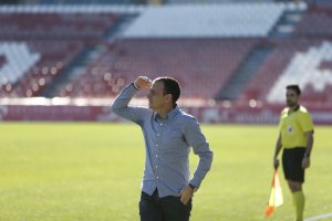Alberto González, en el derbi, su último partido.