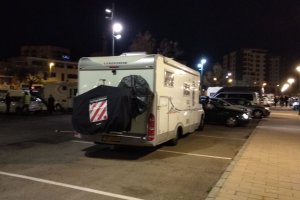 Autocaravanas en el aparcamiento del auditorio.