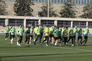La plantilla rojiblanca entrenando en el Anexo.