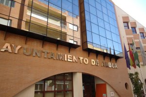 Imagen de la fachada del Ayuntamiento de Albox.