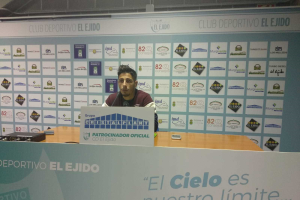 Javilillo en la sala de prensa de Santo Domingo.