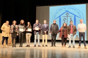 Entrega de los premios a los galardonados en esta edición del ‘Sorteo Estrella’ en el Centro Cultural de Adra.