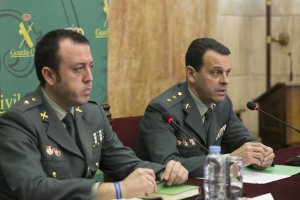 José Hernández Mosquera (derecha) en la rueda de prensa sobre el Caso Gabriel Cruz