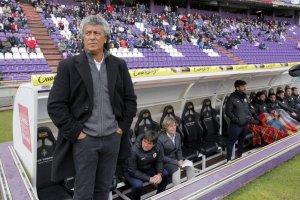 Pipo Gorosito dirigiendo al Almería en Valladolid.
