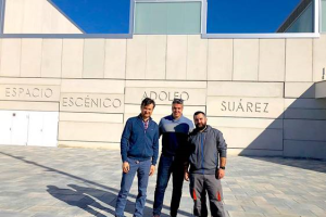 El alcalde de Viator, Manuel Jesús Flores, con responsables de Indatel.