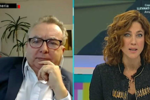 Pedro Manuel de la Cruz, con Elena García, durante su entrevista en TV3