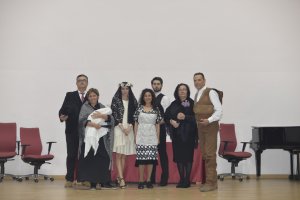 Parte del elenco en el ensayo celebrado en el salón de actos de la Biblioteca Villaespesa.