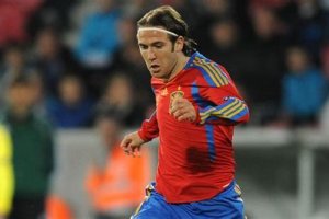 Diego Capel luciendo los colores de España.