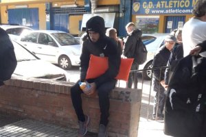 Callejón, uno de los afectados, espera el momento de realizar el viaje de vuelta a Almería.