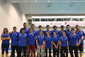 El equipo de nadadores al completo.