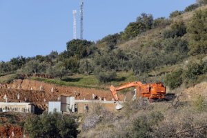 Llegada de la maquinaria para ayudar en las labores de rescate del niño atrapado en el pozo de Totalán / Álex Zea