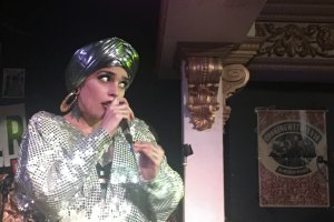 Vinila protagonizó una transformación en el escenario.