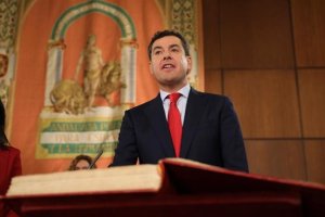 Juan Manuel Moreno jura el cargo.